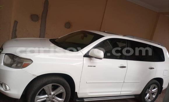 Buy Used Toyota Highlander White Car in Cotonou in Benign
