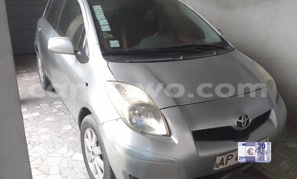 Ra Àlòkù Toyota Yaris Silver Ọkọ̀ in Cotonou ni Benin Ra Àlòkù Toyota Yaris Silver Ọkọ̀ in Cotonou ni Benin