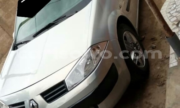 Ra Àlòkù Renault Megane Alawọ ewe Ọkọ̀ in Cotonou ni Benin Ra Àlòkù Renault Megane Alawọ ewe Ọkọ̀ in Cotonou ni Benin