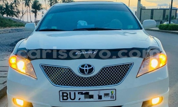 Acheter Occasion Voiture Toyota Camry Blanc à Cotonou, Benin