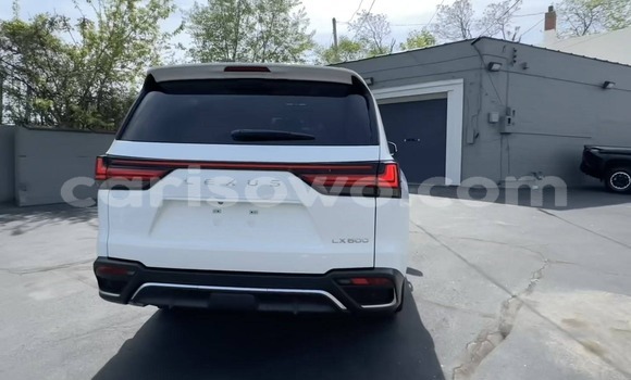 Sayi Sabo Lexus LX White Mota in Cotonou a Benin Sayi Sabo Lexus LX White Mota in Cotonou a Benin