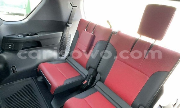 Sayi Sabo Lexus LX White Mota in Cotonou a Benin Sayi Sabo Lexus LX White Mota in Cotonou a Benin