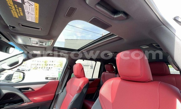 Sayi Sabo Lexus LX White Mota in Cotonou a Benin Sayi Sabo Lexus LX White Mota in Cotonou a Benin