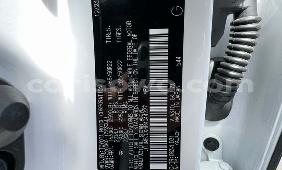 Sayi Sabo Lexus LX White Mota in Cotonou a Benin Sayi Sabo Lexus LX White Mota in Cotonou a Benin