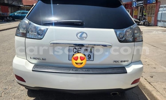 Sayi Na hannu Lexus RX 330 Azurfa Mota in Cotonou a Benin Sayi Na hannu Lexus RX 330 Azurfa Mota in Cotonou a Benin