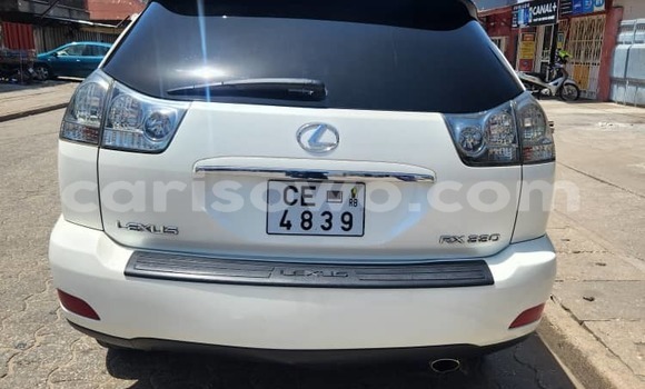 Sayi Na hannu Lexus RX 330 Azurfa Mota in Cotonou a Benin Sayi Na hannu Lexus RX 330 Azurfa Mota in Cotonou a Benin