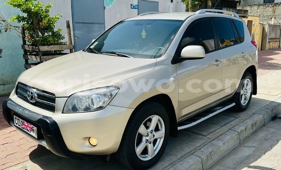 Sayi Na hannu Toyota RAV4 Brown Mota in Cotonou a Benin Sayi Na hannu Toyota RAV4 Brown Mota in Cotonou a Benin