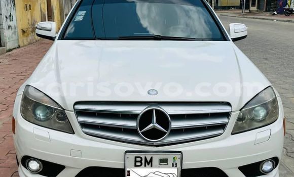 Sayi Na hannu Mercedes-Benz C–Class White Mota in Cotonou a Benin