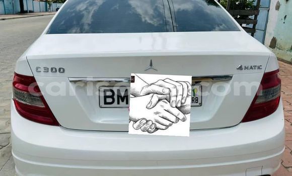 Sayi Na hannu Mercedes-Benz C–Class White Mota in Cotonou a Benin Sayi Na hannu Mercedes-Benz C–Class White Mota in Cotonou a Benin