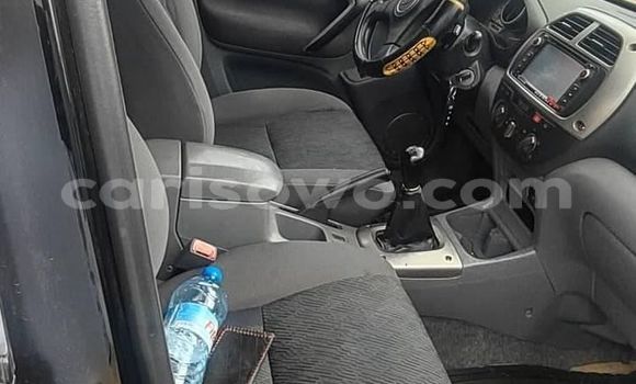 Sayi Na hannu Toyota RAV4 Black Mota in Cotonou a Benin Sayi Na hannu Toyota RAV4 Black Mota in Cotonou a Benin