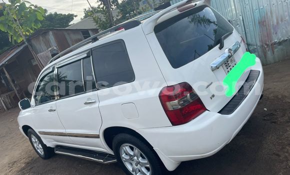 Acheter Occasion Voiture Toyota Highlander Blanc à Cotonou, Benin Acheter Occasion Voiture Toyota Highlander Blanc à Cotonou, Benin
