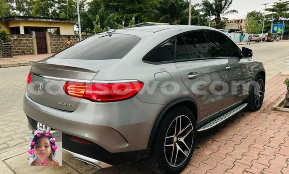 Ra Àlòkù Mercedes-Benz GLE Silver Ọkọ̀ in Cotonou ni Benin Ra Àlòkù Mercedes-Benz GLE Silver Ọkọ̀ in Cotonou ni Benin