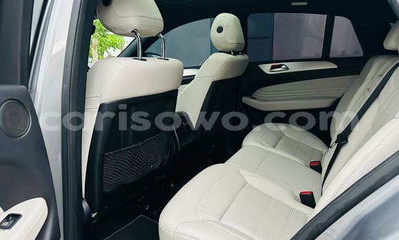 Ra Àlòkù Mercedes-Benz GLE Silver Ọkọ̀ in Cotonou ni Benin Ra Àlòkù Mercedes-Benz GLE Silver Ọkọ̀ in Cotonou ni Benin