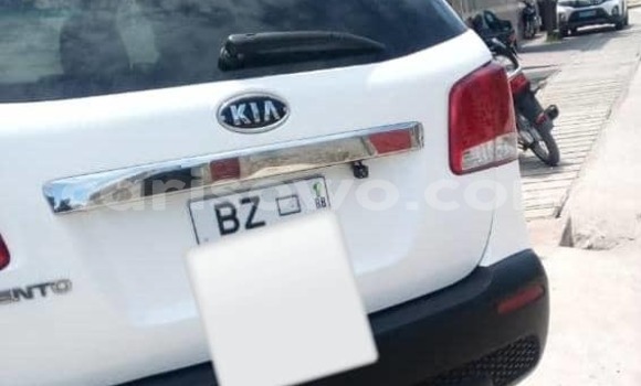 Buy Used Kia Sorento White Car in Cotonou in Benign