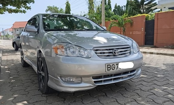 Sayi Na hannu Toyota Corolla Spacio Azurfa Mota in Cotonou a Benin Sayi Na hannu Toyota Corolla Spacio Azurfa Mota in Cotonou a Benin