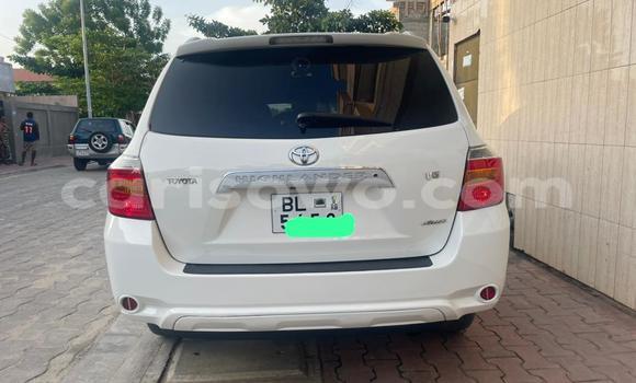 Ra Àlòkù Toyota Highlander Silver Ọkọ̀ in Cotonou ni Benin Ra Àlòkù Toyota Highlander Silver Ọkọ̀ in Cotonou ni Benin