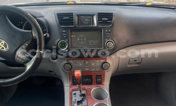 Ra Àlòkù Toyota Highlander Silver Ọkọ̀ in Cotonou ni Benin Ra Àlòkù Toyota Highlander Silver Ọkọ̀ in Cotonou ni Benin