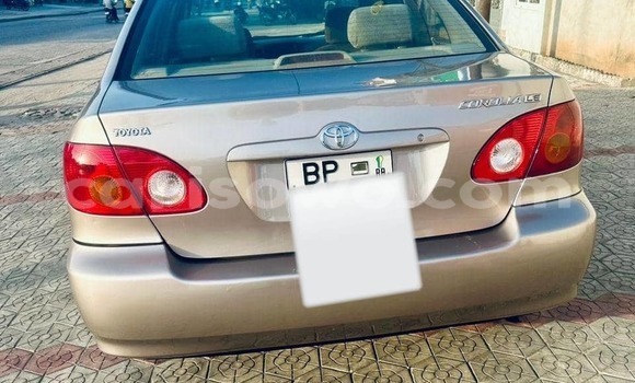 Sayi Na hannu Toyota Corolla Azurfa Mota in Cotonou a Benin Sayi Na hannu Toyota Corolla Azurfa Mota in Cotonou a Benin