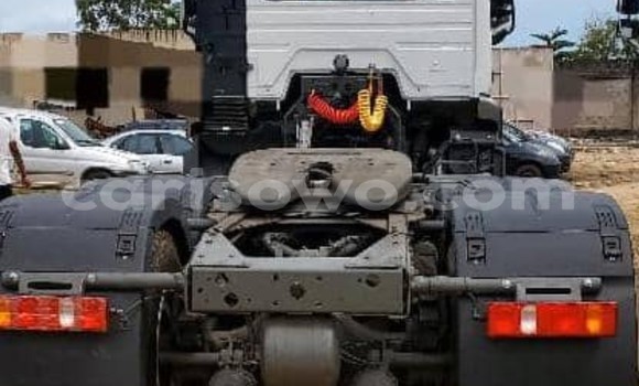 Sayi Na hannu Holden Caprice Azurfa Mota in Cotonou a Benin Sayi Na hannu Holden Caprice Azurfa Mota in Cotonou a Benin