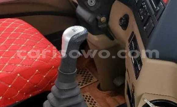 Sayi Na hannu Holden Caprice Azurfa Mota in Cotonou a Benin Sayi Na hannu Holden Caprice Azurfa Mota in Cotonou a Benin