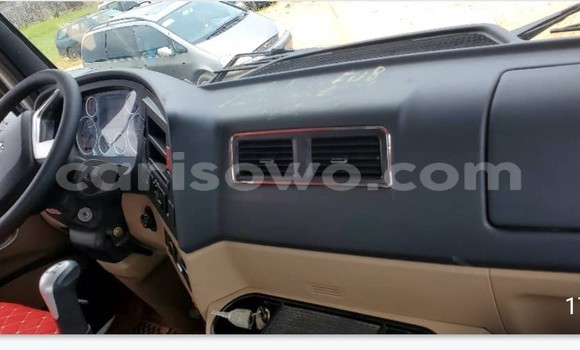 Sayi Na hannu Holden Caprice Azurfa Mota in Cotonou a Benin Sayi Na hannu Holden Caprice Azurfa Mota in Cotonou a Benin