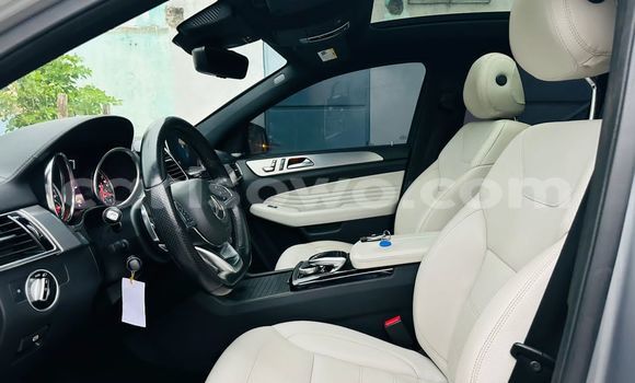 Ra Àlòkù Mercedes-Benz GLE Silver Ọkọ̀ in Cotonou ni Benin Ra Àlòkù Mercedes-Benz GLE Silver Ọkọ̀ in Cotonou ni Benin