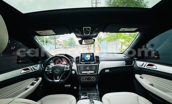 Ra Àlòkù Mercedes-Benz GLE Silver Ọkọ̀ in Cotonou ni Benin Ra Àlòkù Mercedes-Benz GLE Silver Ọkọ̀ in Cotonou ni Benin