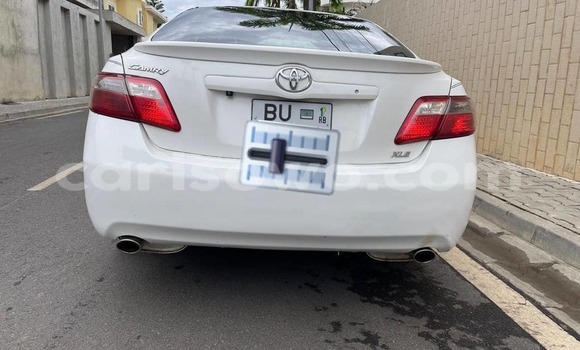 Sayi Na hannu Toyota Camry White Mota in Cotonou a Benin Sayi Na hannu Toyota Camry White Mota in Cotonou a Benin