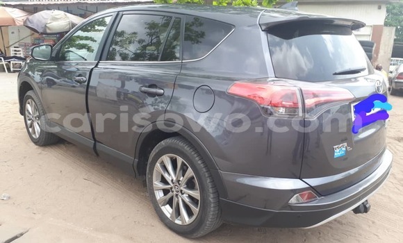 Sayi Na hannu Toyota RAV4 Brown Mota in Cotonou a Benin Sayi Na hannu Toyota RAV4 Brown Mota in Cotonou a Benin
