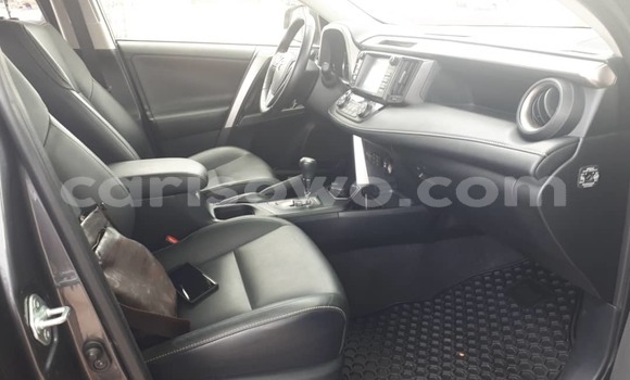 Sayi Na hannu Toyota RAV4 Brown Mota in Cotonou a Benin Sayi Na hannu Toyota RAV4 Brown Mota in Cotonou a Benin