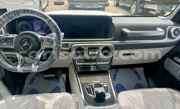Sayi Sabo Mercedes-Benz Maybach S-klasse White Mota in Cotonou a Benin Sayi Sabo Mercedes-Benz Maybach S-klasse White Mota in Cotonou a Benin
