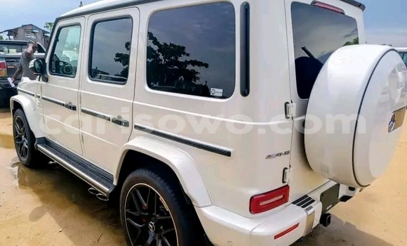 Sayi Sabo Mercedes-Benz Maybach S-klasse White Mota in Cotonou a Benin Sayi Sabo Mercedes-Benz Maybach S-klasse White Mota in Cotonou a Benin