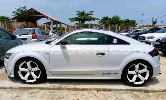 Sayi Na hannu Audi TT White Mota in Cotonou a Benin Sayi Na hannu Audi TT White Mota in Cotonou a Benin