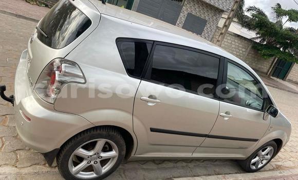 Ra Àlòkù Toyota Corolla Verso Silver Ọkọ̀ in Cotonou ni Benin Ra Àlòkù Toyota Corolla Verso Silver Ọkọ̀ in Cotonou ni Benin