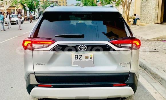 Ra Àlòkù Toyota RAV4 Silver Ọkọ̀ in Cotonou ni Benin