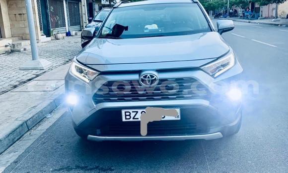 Sayi Na hannu Toyota RAV4 Azurfa Mota in Cotonou a Benin Sayi Na hannu Toyota RAV4 Azurfa Mota in Cotonou a Benin
