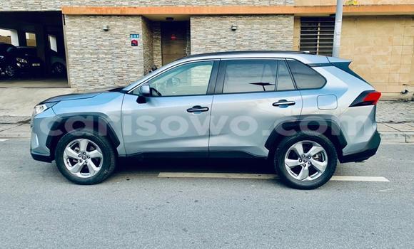Sayi Na hannu Toyota RAV4 Azurfa Mota in Cotonou a Benin Sayi Na hannu Toyota RAV4 Azurfa Mota in Cotonou a Benin