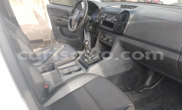 Ra Àlòkù Volkswagen Amarok funfun Ọkọ̀ in Cotonou ni Benin Ra Àlòkù Volkswagen Amarok funfun Ọkọ̀ in Cotonou ni Benin