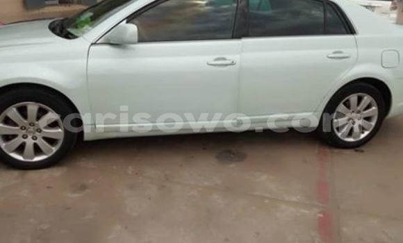 Buy Used Toyota Avalon White Car in Cotonou in Benign Buy Used Toyota Avalon White Car in Cotonou in Benign