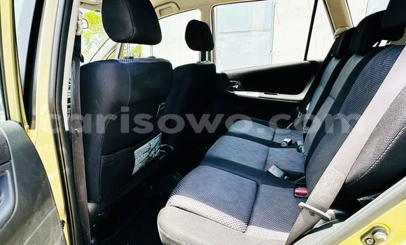 Acheter Occasion Voiture Toyota Corolla Verso Vert à Cotonou, Benin Acheter Occasion Voiture Toyota Corolla Verso Vert à Cotonou, Benin