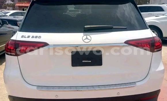Acheter Occasion Voiture Mercedes-Benz GLE Blanc à Cotonou, Benin Acheter Occasion Voiture Mercedes-Benz GLE Blanc à Cotonou, Benin