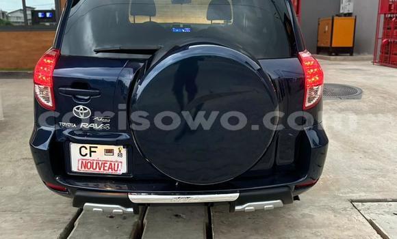 Sayi Na hannu Toyota RAV4 Blue Mota in Cotonou a Benin Sayi Na hannu Toyota RAV4 Blue Mota in Cotonou a Benin