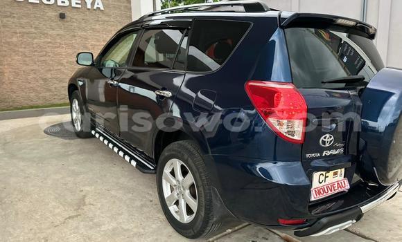 Sayi Na hannu Toyota RAV4 Blue Mota in Cotonou a Benin Sayi Na hannu Toyota RAV4 Blue Mota in Cotonou a Benin