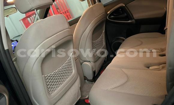 Sayi Na hannu Toyota RAV4 Blue Mota in Cotonou a Benin Sayi Na hannu Toyota RAV4 Blue Mota in Cotonou a Benin