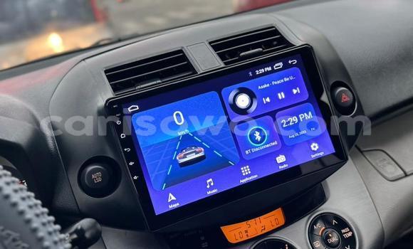Sayi Na hannu Toyota RAV4 Blue Mota in Cotonou a Benin Sayi Na hannu Toyota RAV4 Blue Mota in Cotonou a Benin