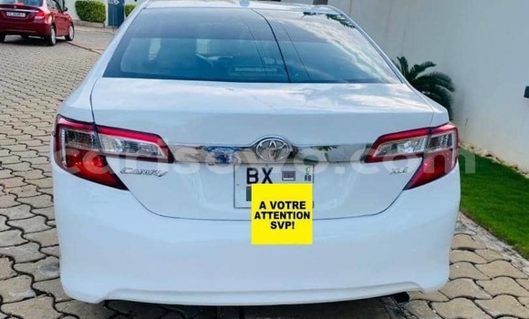 Sayi Na hannu Toyota Camry White Mota in Cotonou a Benin Sayi Na hannu Toyota Camry White Mota in Cotonou a Benin