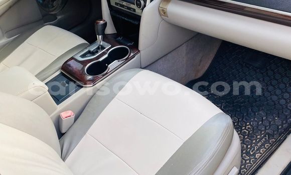 Sayi Na hannu Toyota Camry White Mota in Cotonou a Benin Sayi Na hannu Toyota Camry White Mota in Cotonou a Benin