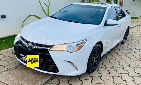 Sayi Na hannu Toyota Camry White Mota in Cotonou a Benin Sayi Na hannu Toyota Camry White Mota in Cotonou a Benin