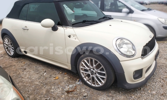 Buy Used MINI Cooper White Car in Cotonou in Benign