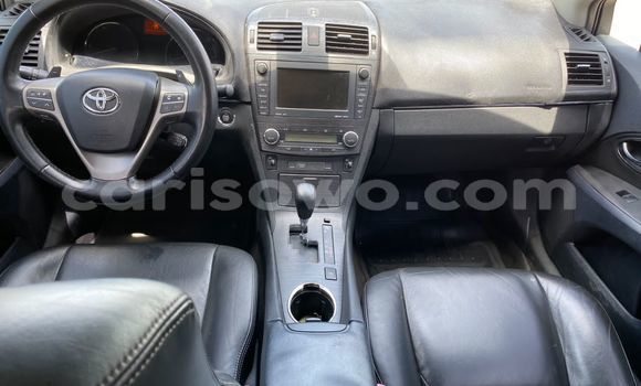 Ra Àlòkù Toyota Avensis Silver Ọkọ̀ in Cotonou ni Benin Ra Àlòkù Toyota Avensis Silver Ọkọ̀ in Cotonou ni Benin